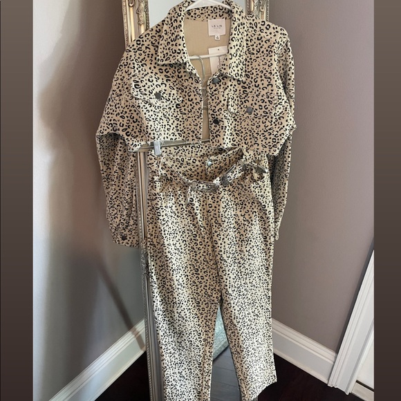 NWT Le Lis Set - Picture 2 of 6